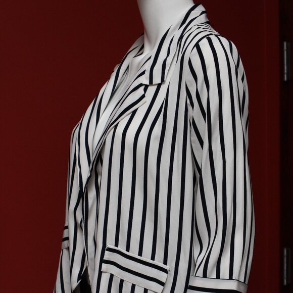 Sparkle & Fade Black and White Striped Blazer - Picture 10 of 13